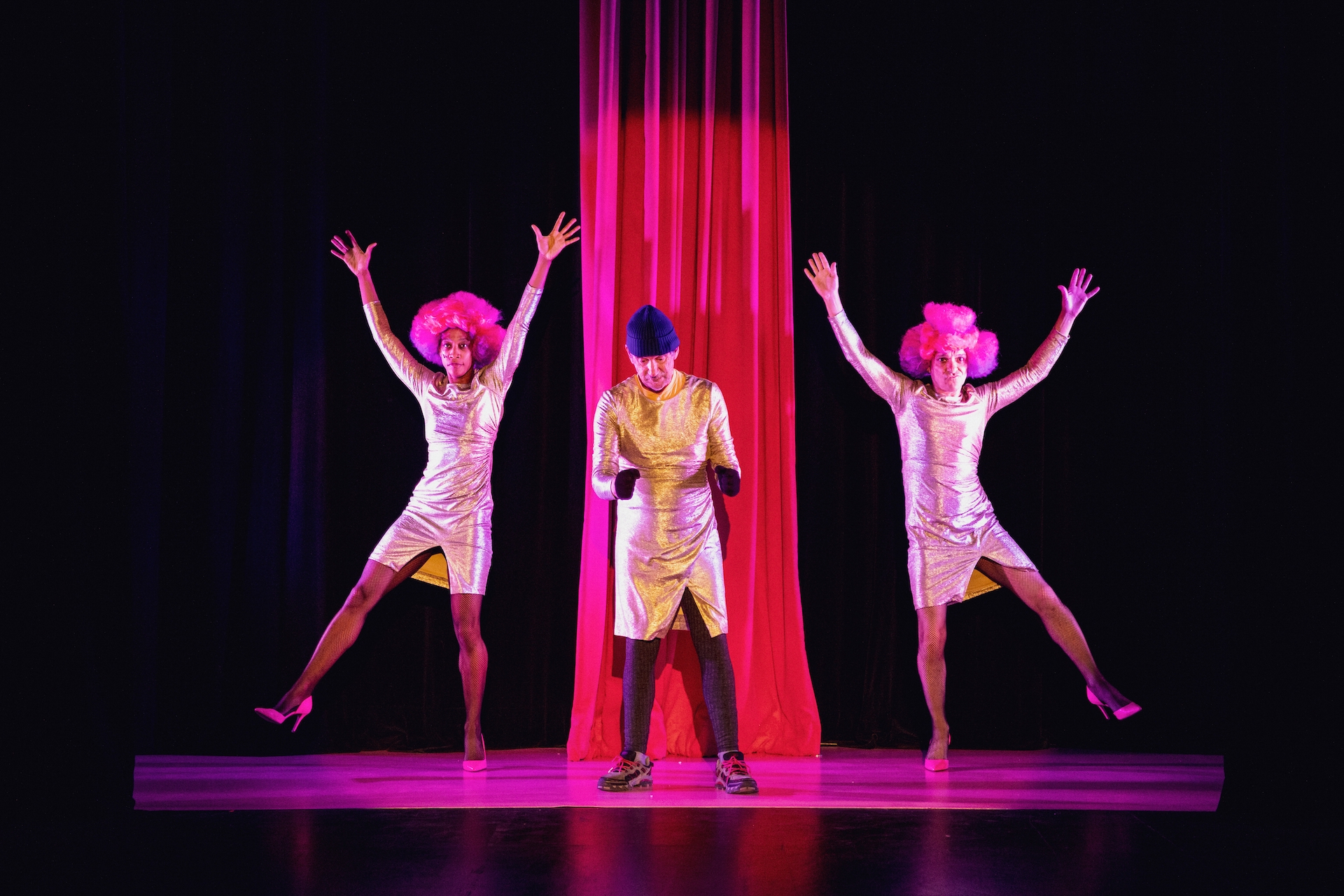 Cispersonnages en quête d'auteurice