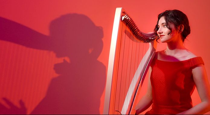 Naomi Silver-Vézina | La harpe dans le noir