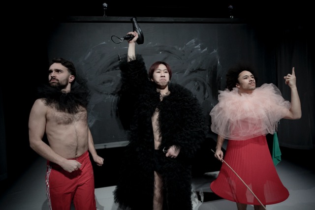 N&#039;entre pas dans la forêt, il y a une forêt dans la forêt