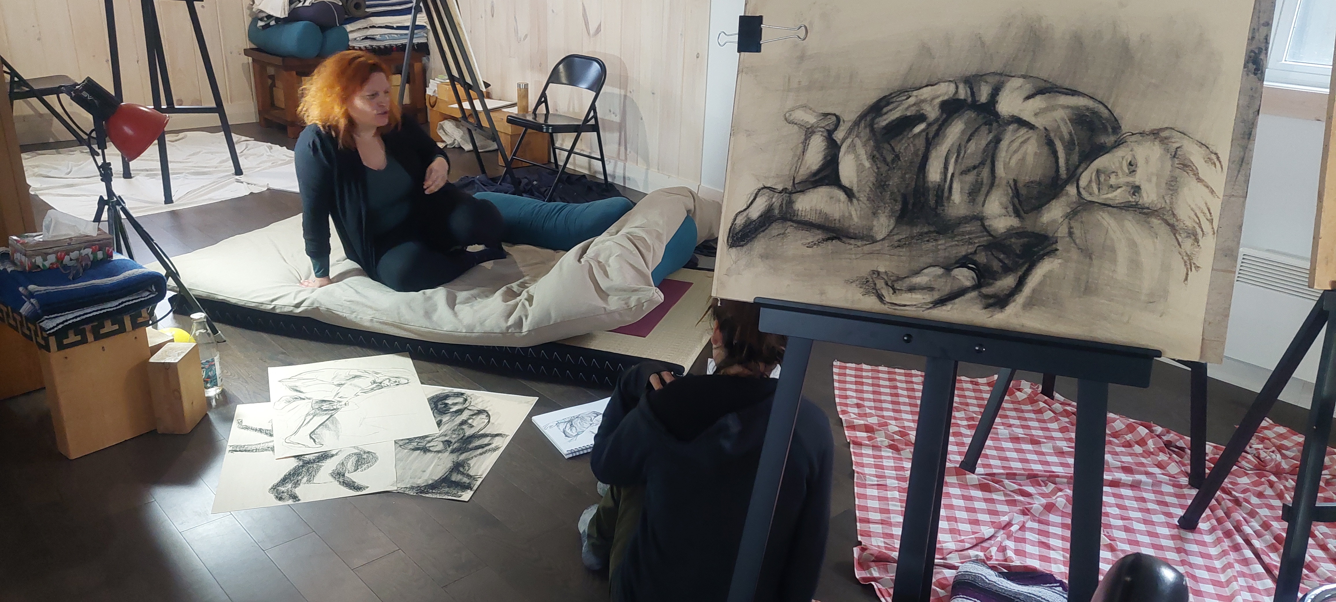 Atelier de dessin avec modèle vivant