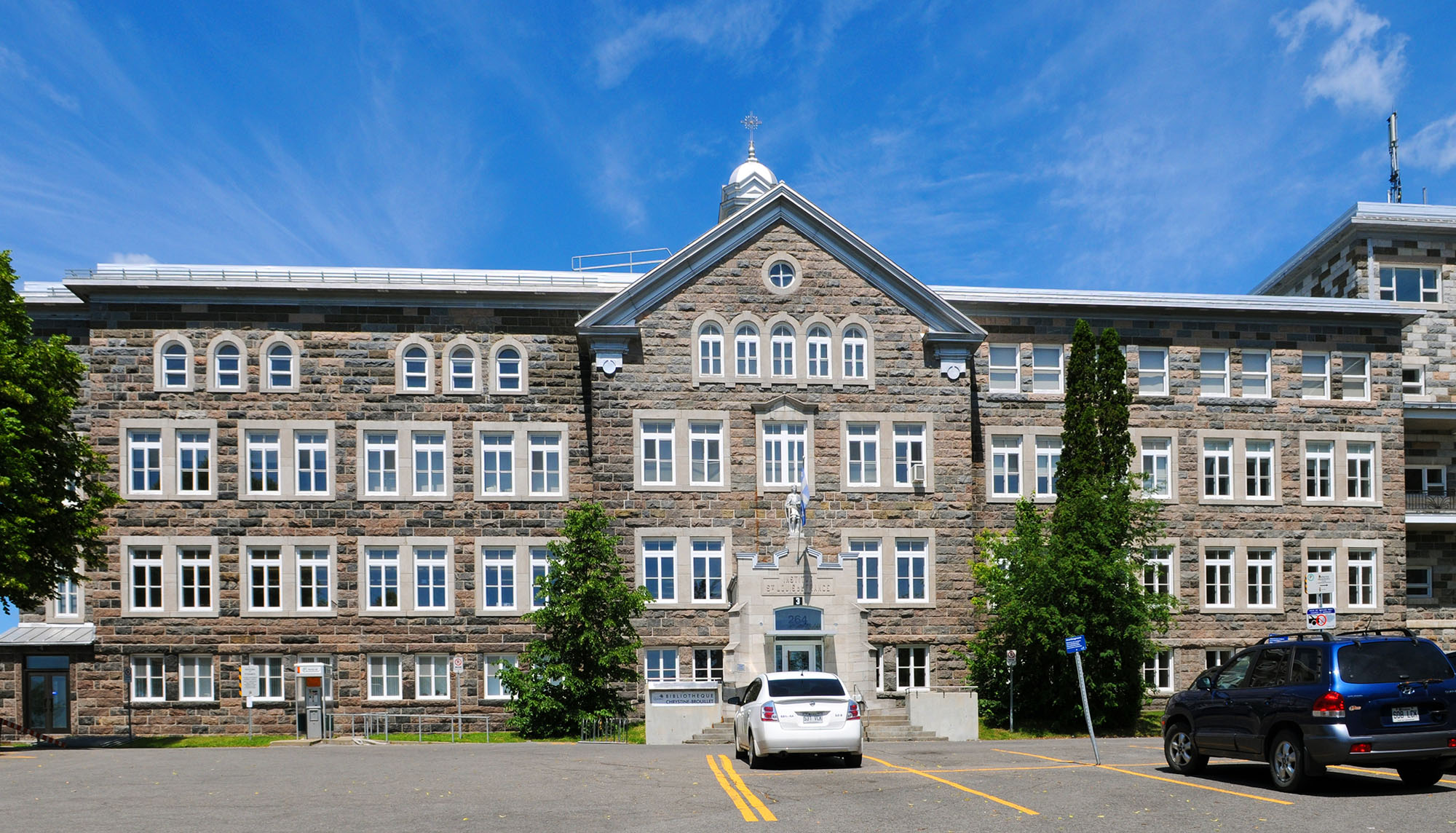 Bibliothèque Chrystine-Brouillet